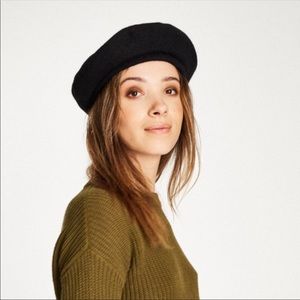 Black Wool Beret